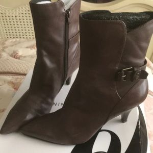 Nine west ankle booties brown used